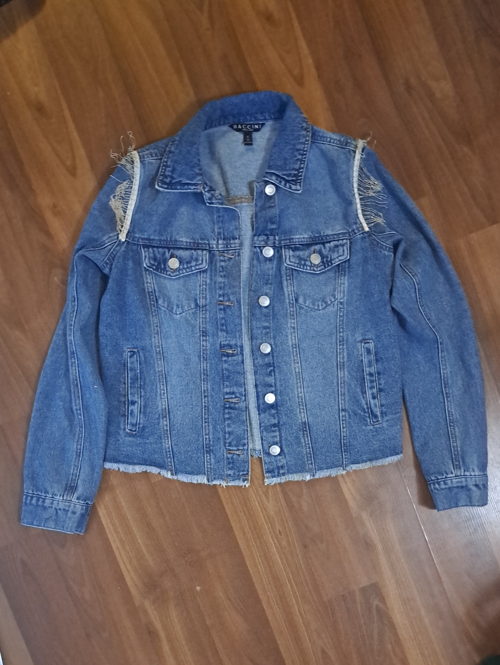 Baccini Blue Jean Jacket with Frayed Shoulder Accent. Western. 100% Cotton.